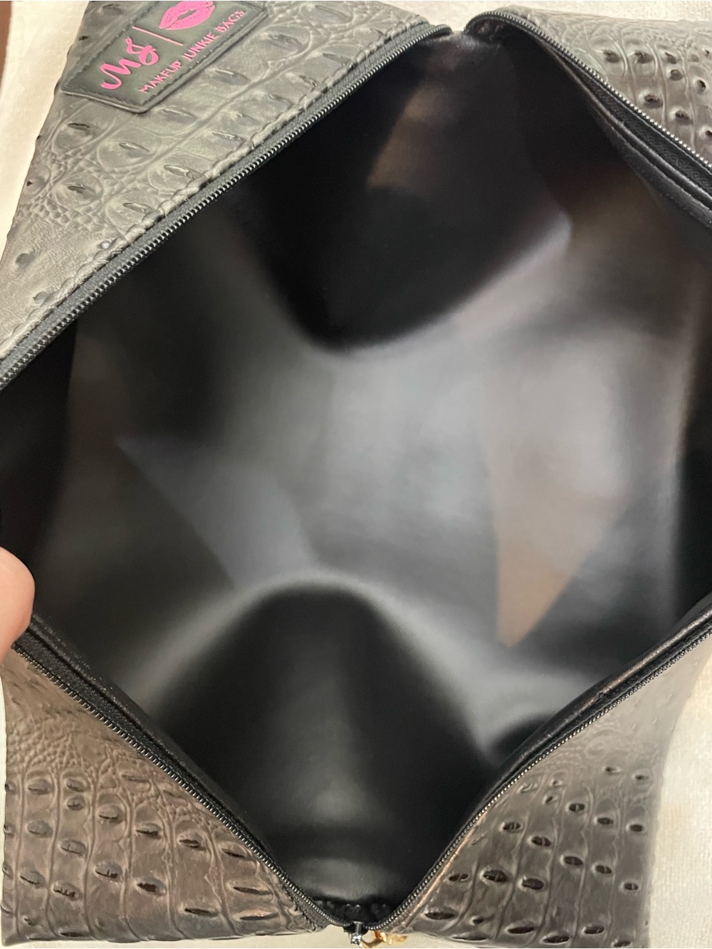 Large MAKEUP JUNKIE man junk mcconaughey bag in obsidian black steel lay flat - Picture 4 of 4